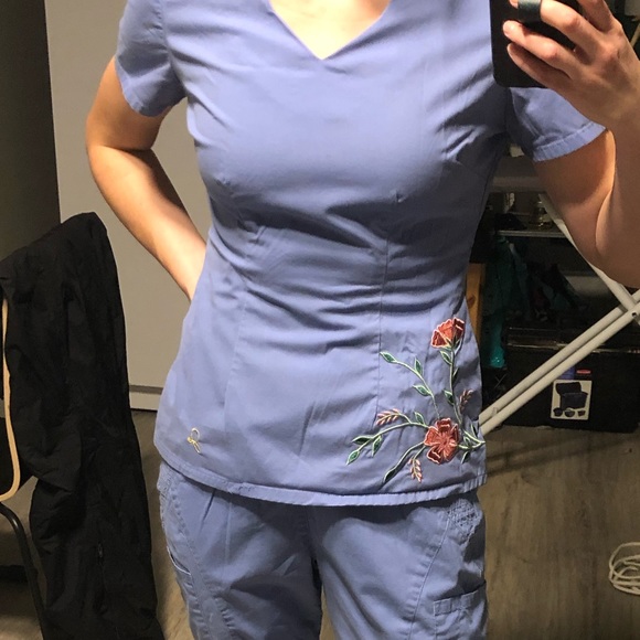 Jaanuu Embroidered Scrub Top size XS - Picture 5 of 7